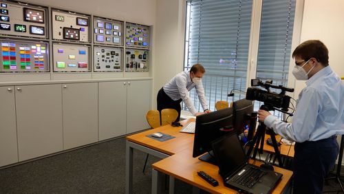 Roundtables - Webinare - Live Videokonferenzen Roundtables - Webinare - Live Videokonferenzen