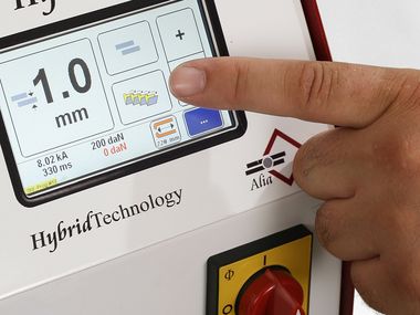 Punktschweißen, Ausbeulen und Induktionserwärmung